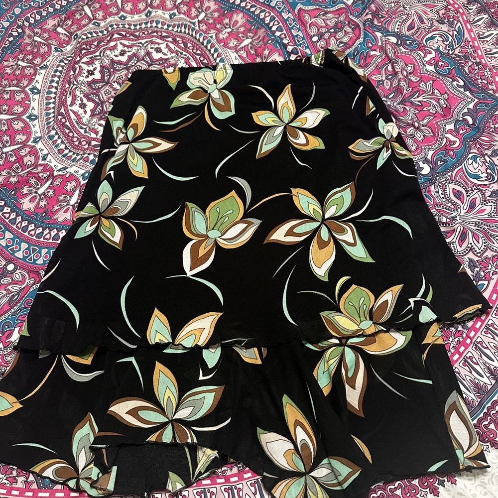 Chic Floral Maxi Skirt in Black vintage y2k asymmetrical